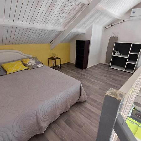 9 Lyly Location F3 Mezzanine Apartment Sainte-Anne Luaran gambar