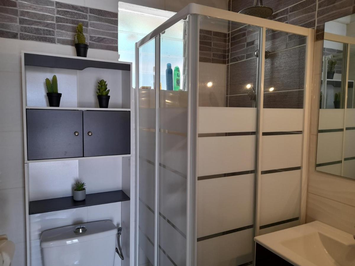 9 Lyly Location F3 Mezzanine Apartment Sainte-Anne Luaran gambar